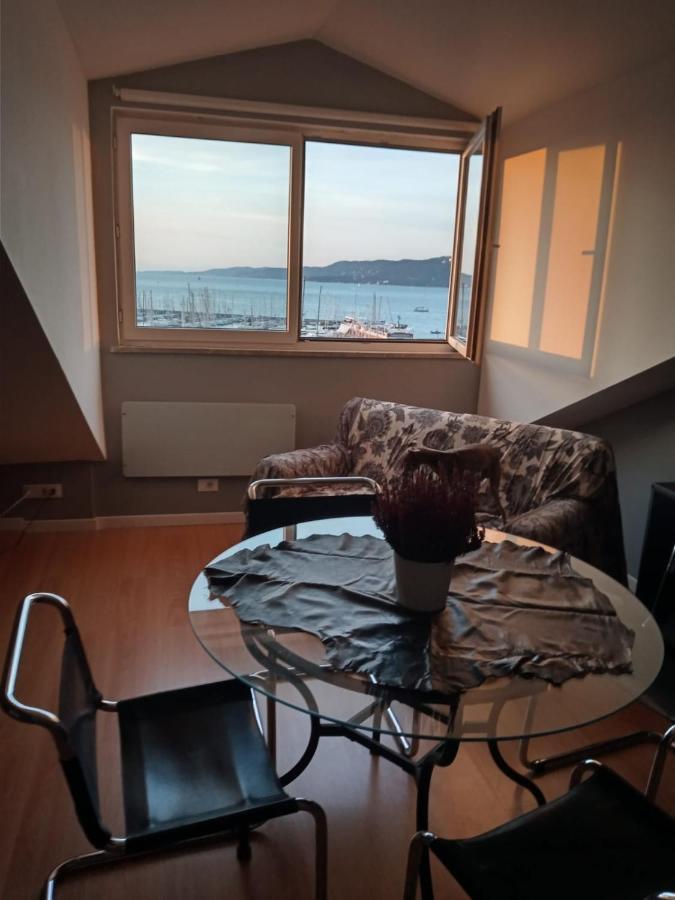 Mansarda Centrale Vista Mare Apartman Trieszt Kültér fotó