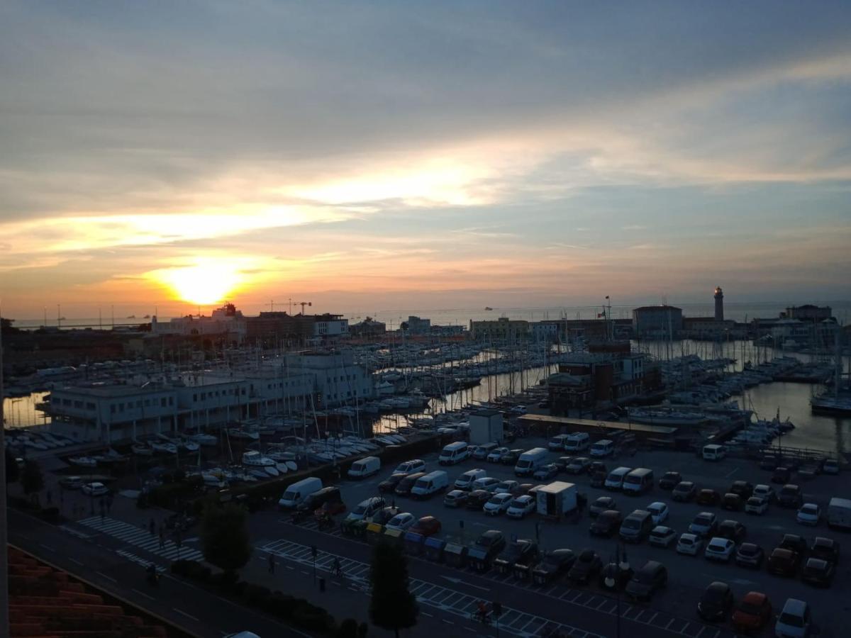 Mansarda Centrale Vista Mare Apartman Trieszt Kültér fotó